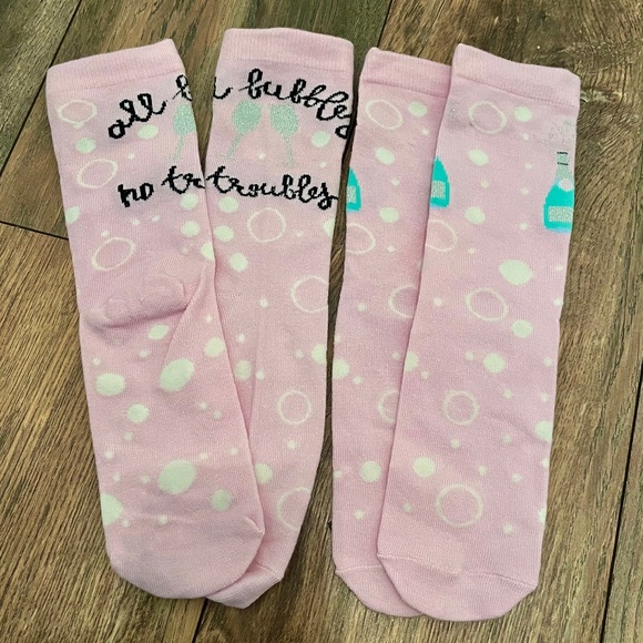 NWOT Set of 2 Champagne Socks-Ladies 6-10 - Picture 2 of 3